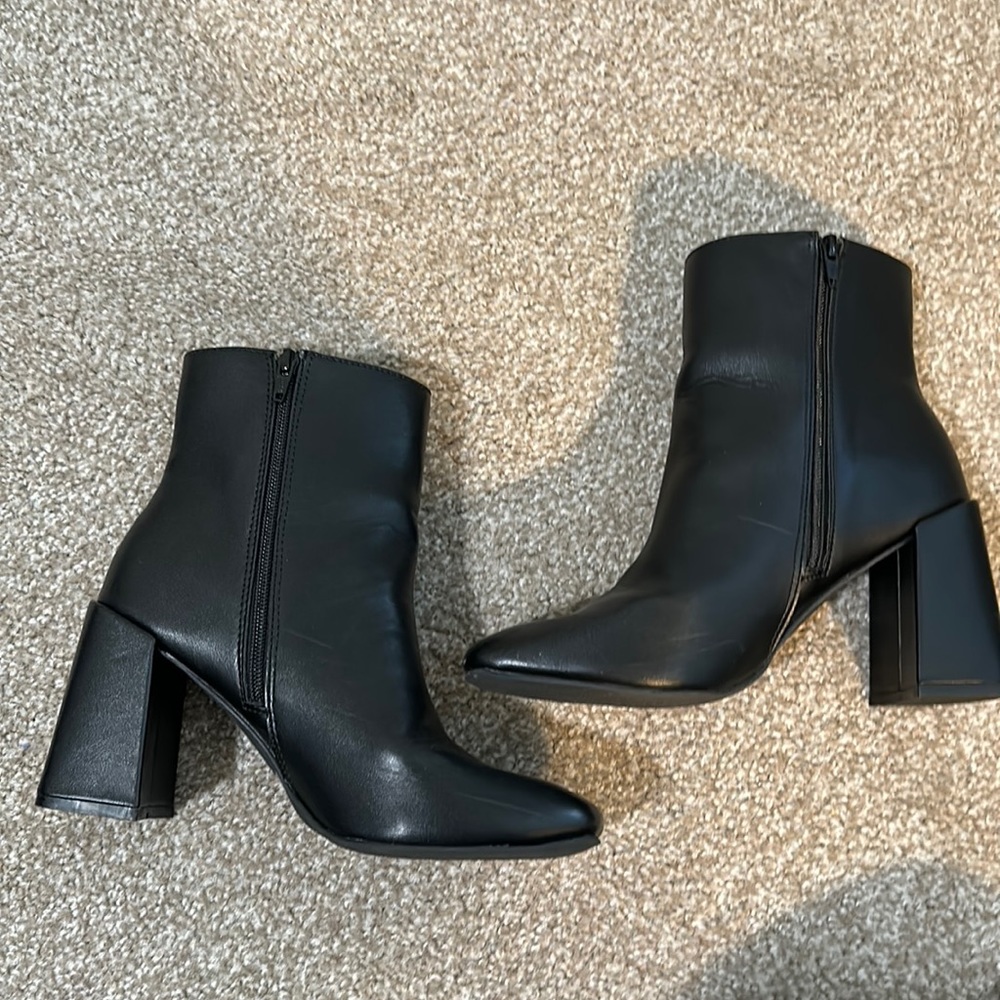 Dolce Vita Jana Black Leather Boots